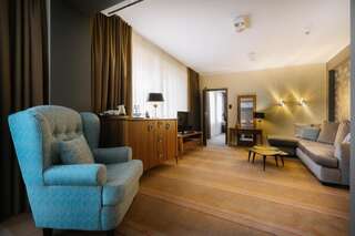 Отель Best Western Hotel Cristal Белосток Люкс с кроватью размера «queen-size» и 2 односпальными кроватями-2